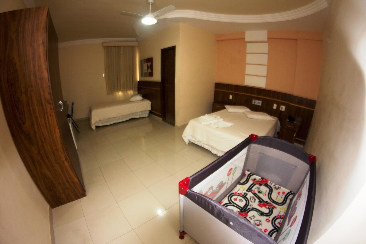 Gv Center Hotel غوفيرنادور فالاداريس المظهر الخارجي الصورة